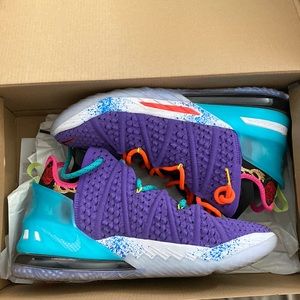 Lebron 18 worn once